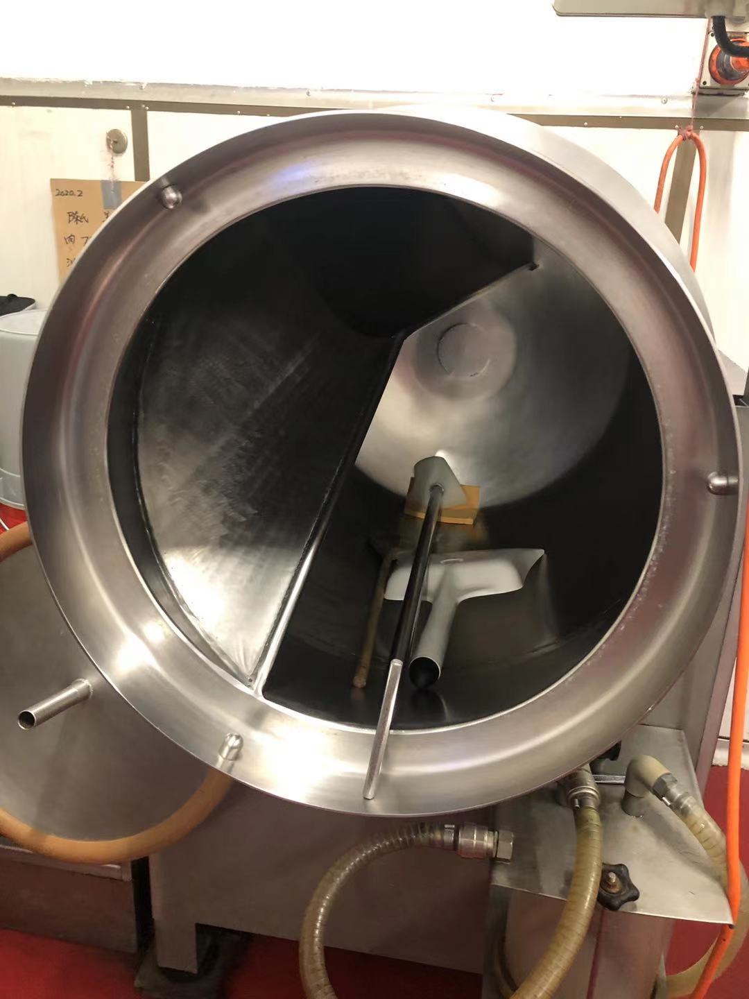 The meticulous cleaning work never slack